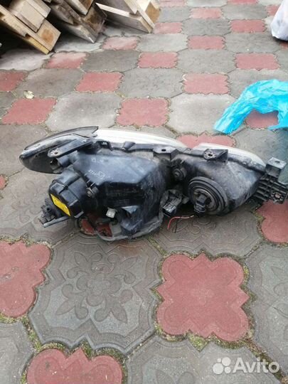 Продам фары на митсубиси айртрек