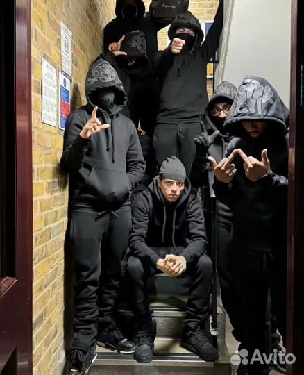 Костюм Syna World для клиентов