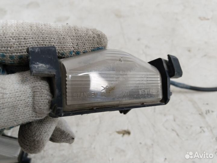 Подсветка номерного знака Mazda 3 BK седан