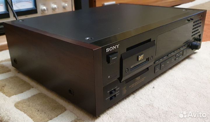 Sony dat 77es