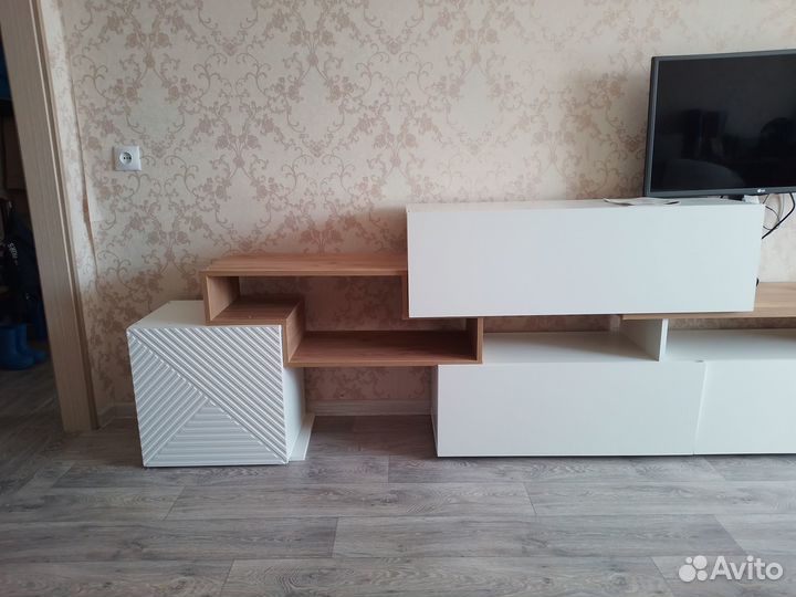 Стенка в гостиную новая