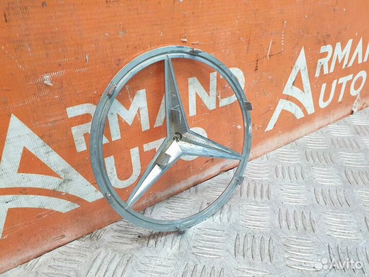 Эмблема передняя Mercedes C-Class W205 2014-2018