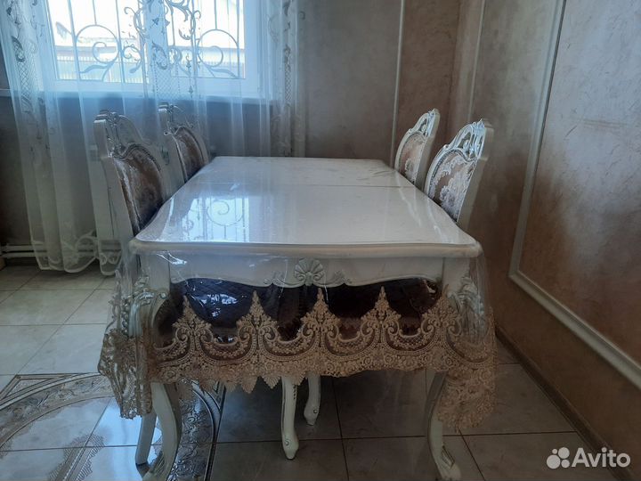 Кухонный стол