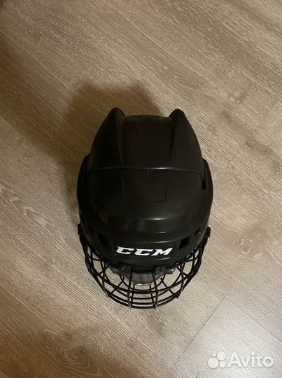 Хоккейный шлем