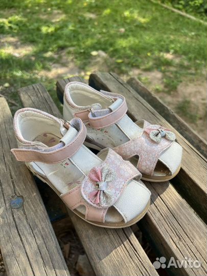 Сандалии для девочки