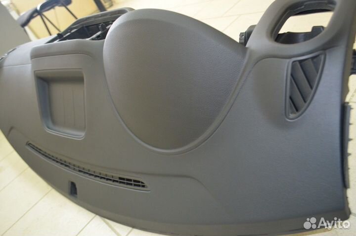 Торпедо панель приборов Фольцваген Тигуан 1