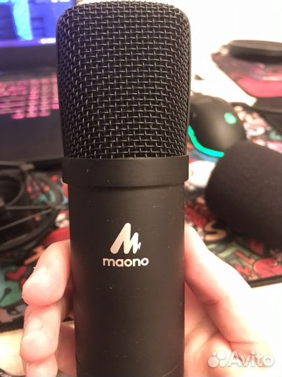 Студийный микрофон