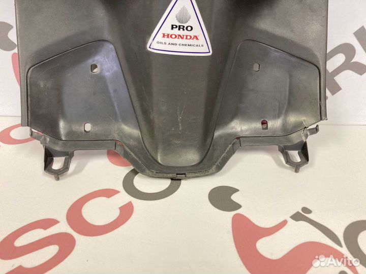 Задняя стенка с бардачком Honda Lead 50, 90 Б/У