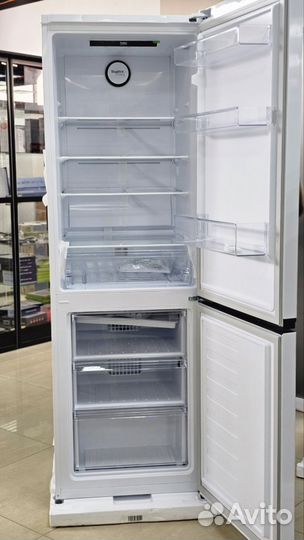 Холодильник с морозильником Beko B3rcnk362HW