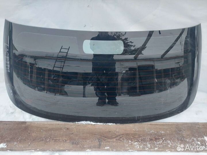 Стекло заднее ветровое заднее для автомобиля