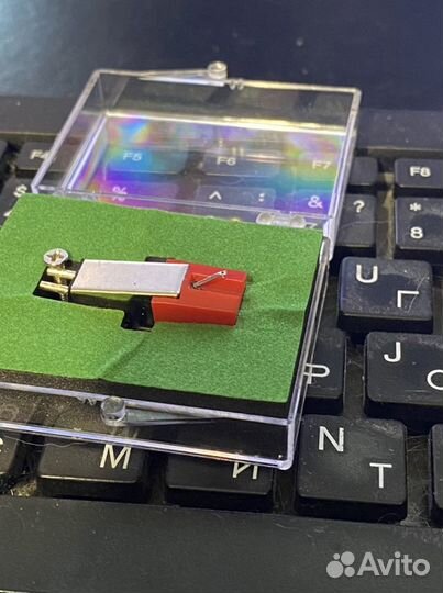 Игла для проигрывателя пластинок. Можно установить