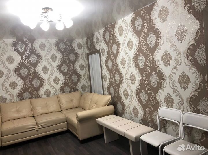 Кожаный диван