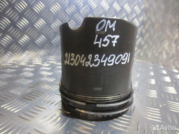 Поршень Mercedes-Benz A4570301937