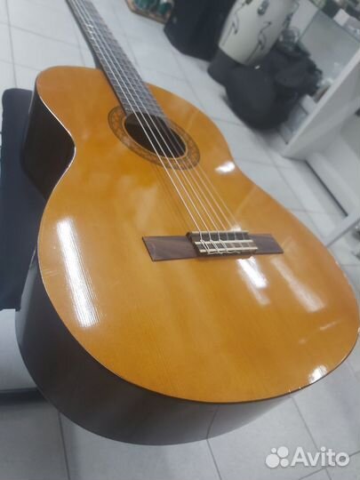 Классическая гитара yamaha c40