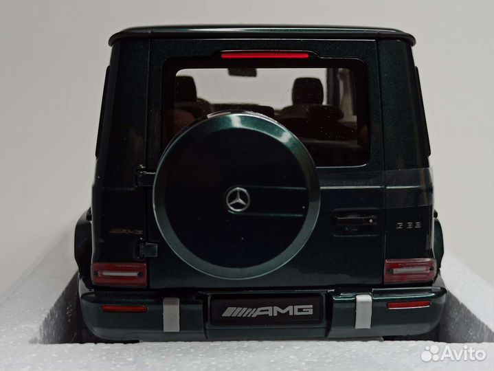 Mercedes G63 Amg 2018 Green 1:18 Minichamps