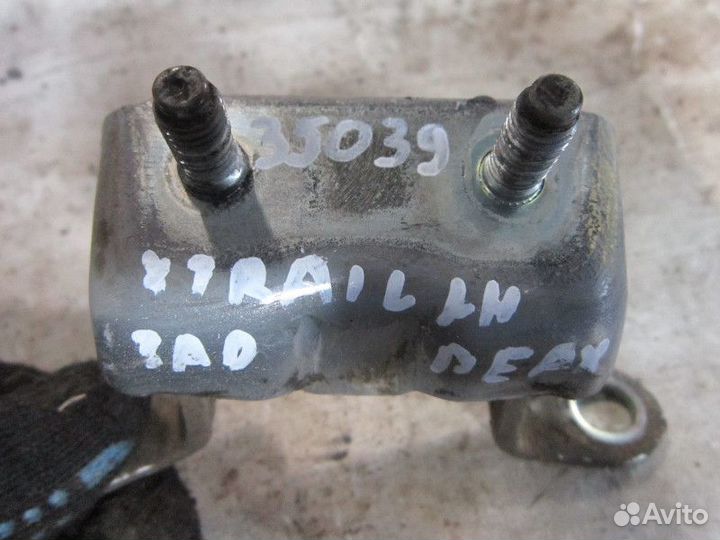 Петля двери задней левой верхняя Nissan X-Trail (T