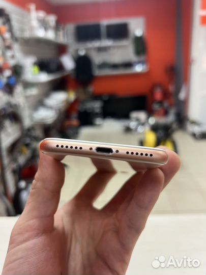 iPhone 8, 64 ГБ