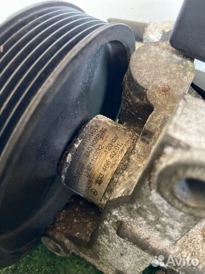 Насос гидроусилителя Mercedes C-Class S203