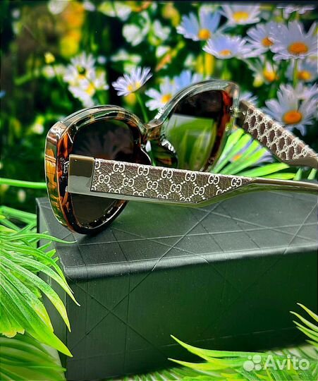 Солнцезащитные очки женские Gucci