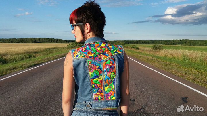 Джинсовая куртка с росписью