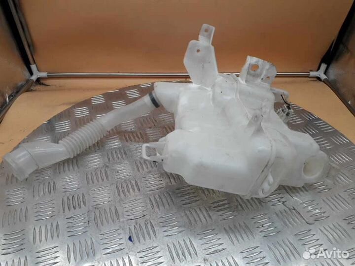 Бачок омывателя лобового стекла Mazda Mazda3