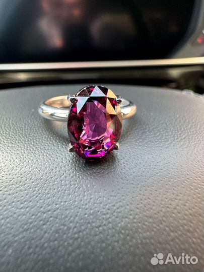 Кольцо с гранатом