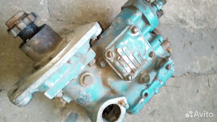 Запчасти на трактор(Топливный насос т 25)