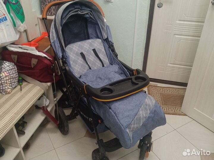 Прогулочная коляска