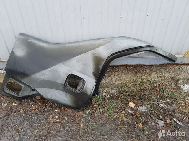 Заднее правое крыло Reno logan