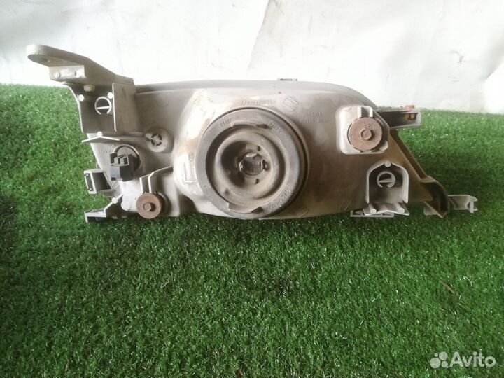 Фара Тойота Карина AT210 AT211 AT212 ST215