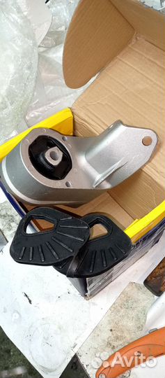 Кронштейн АКПП Фрилендер 1