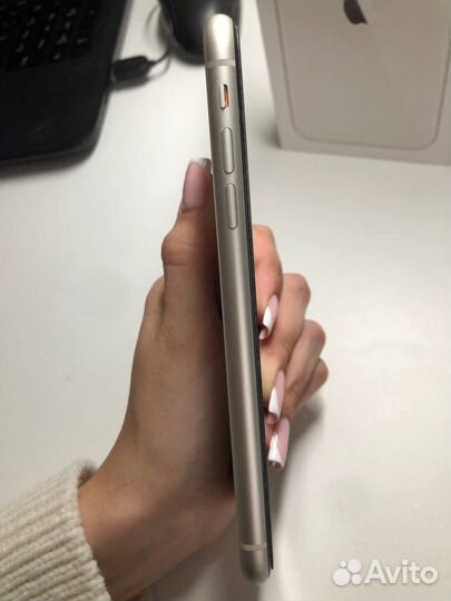 Телефон iPhone 11