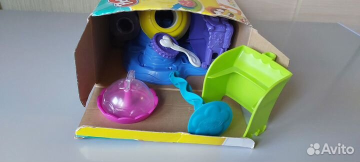 Игровой набор Play doh Фабрика пирожных 3+