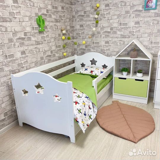 Детская кровать с бортиком