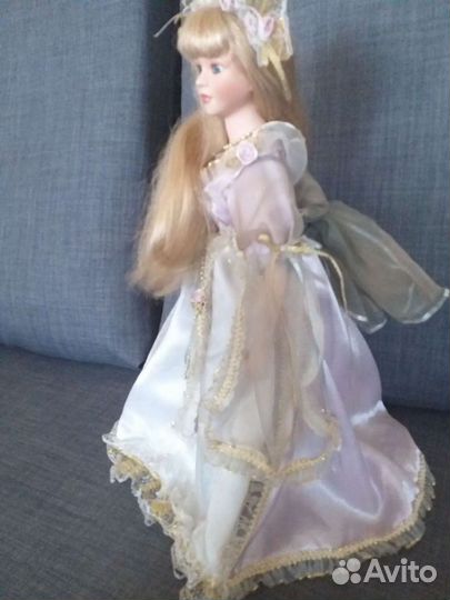 Кукла фарфоровая коллекционная