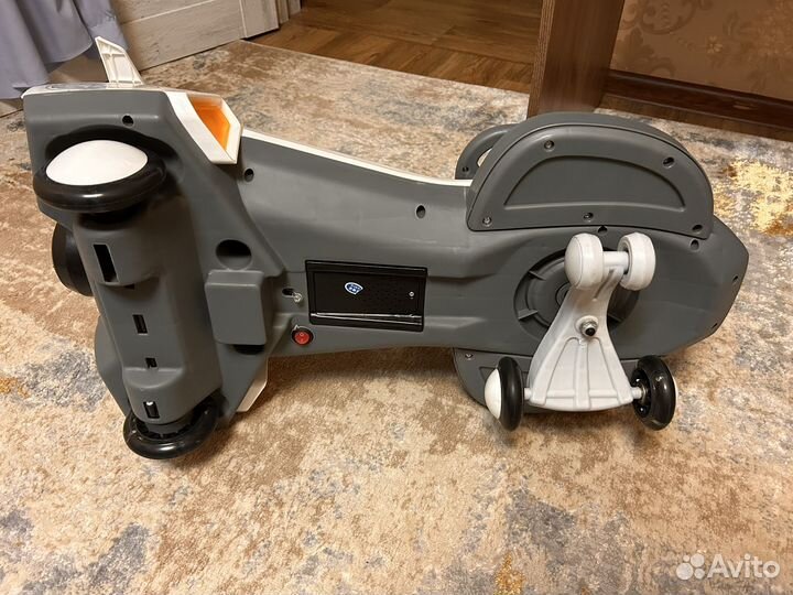 Электрическая машинка детская