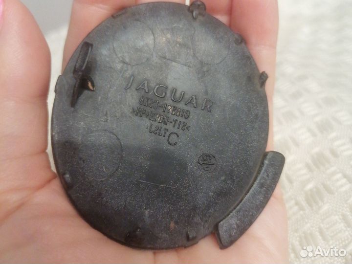 Продам заглушку для перед. бампера Jaguar XF
