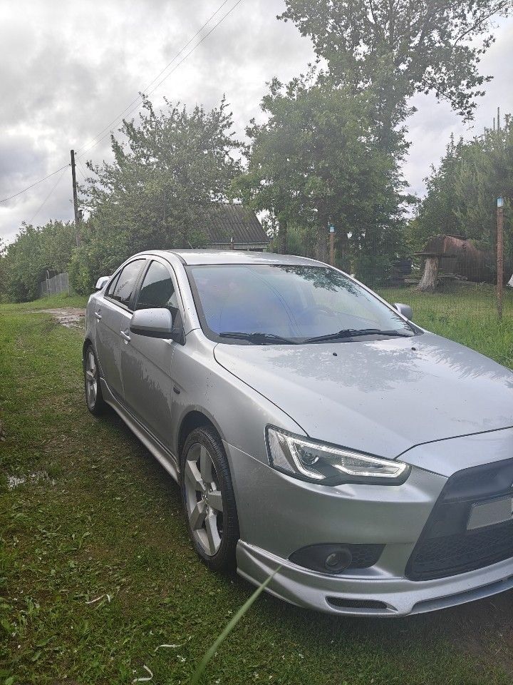 Mitsubishi Lancer: фото владельца