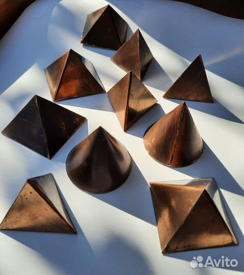 Медные пирамиды