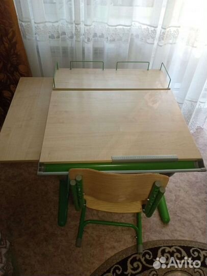 Школьная парта