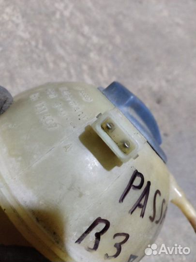 Бачок расширительный Volkswagen Vento седан 2.0I