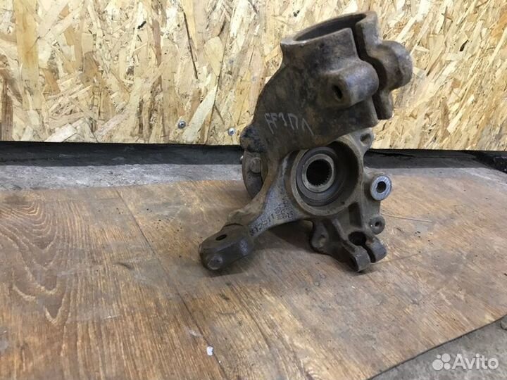 Цапфа передняя левая Ford Focus 3 седан 1.6 2012