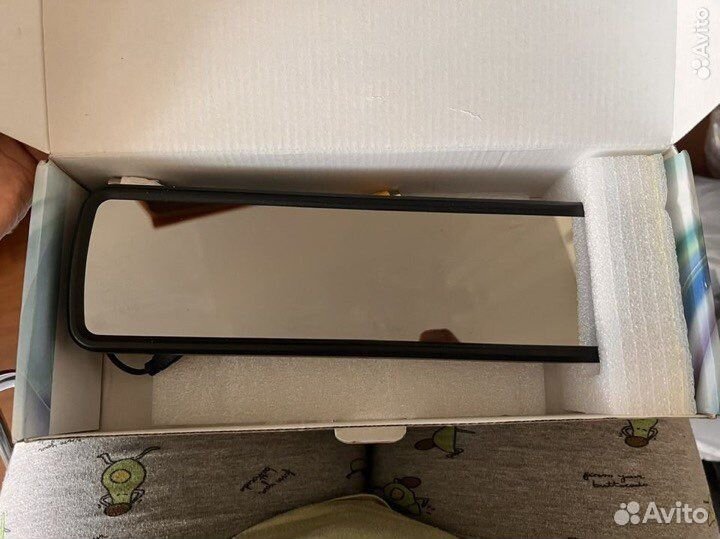 Зеркало центральное заднего вида