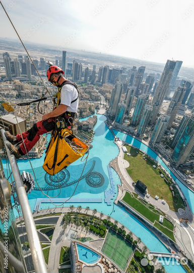 Промышленный альпинист, мойка, подрезка, монтаж