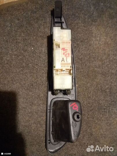 Блок упр. стеклоподьемниками на nissan primera P12