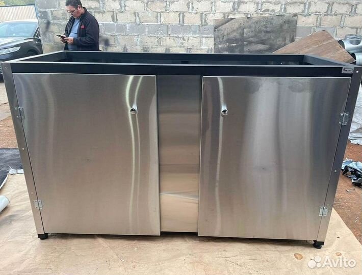 Стол производственный для кафе