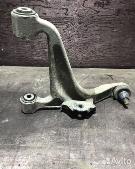 Рычаг задний верхний правый Nissan Skyline v35