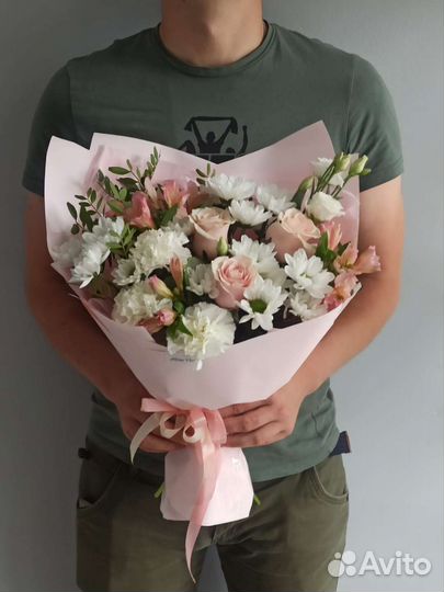 Нежный сборный букет