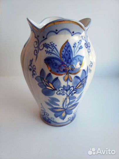 Фарфоровые вазы