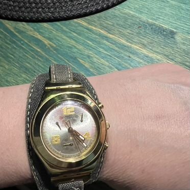 Часы swatch женские винтажные лимитные. Торг